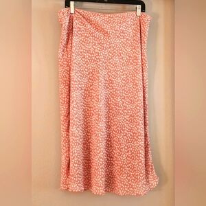 Nordstrom Rack Skirt In Salmon and Ivory Color Irregular Dot Patterns Size XL